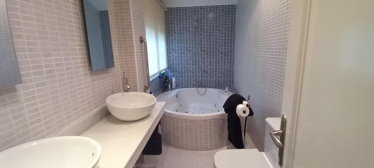 Chalet Con Piscina, Sauna Y Jacuzzi Cerca Del Mar A Media Hora De Bilbao Y Santander El Puente  Екстер'єр фото