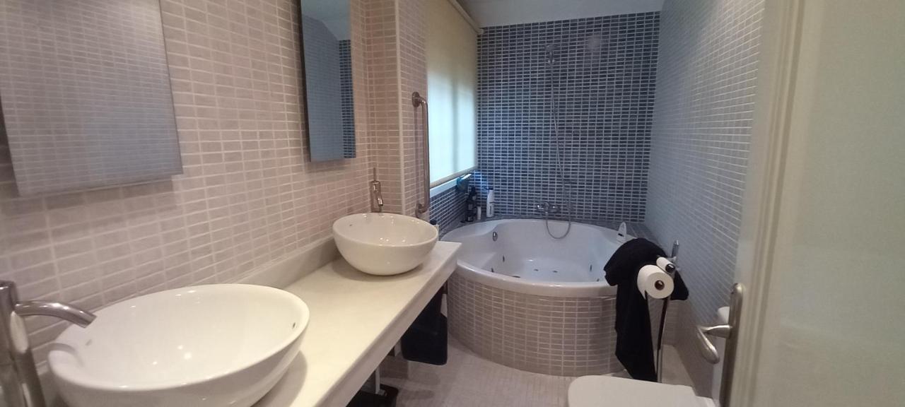 Chalet Con Piscina, Sauna Y Jacuzzi Cerca Del Mar A Media Hora De Bilbao Y Santander El Puente  Екстер'єр фото